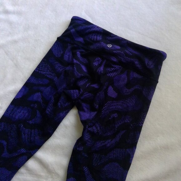 Lululemon's Wunder Up Pant III IN Warp Super Purple & Black Workout Leggings - Picture 2 of 8
